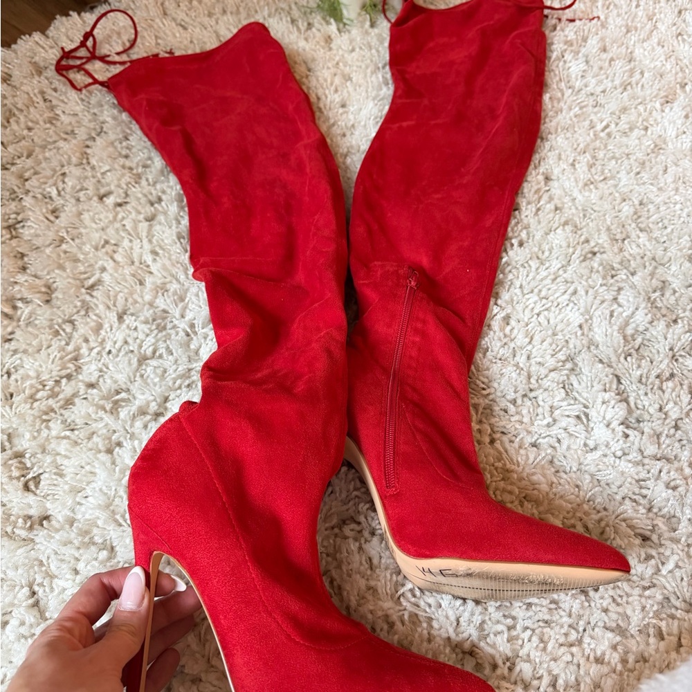 Chic Scarlet Over-the-Knee Boots - Picture 4 of 6